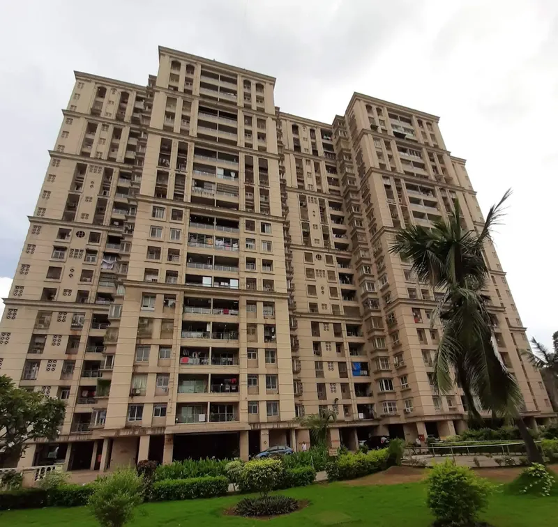 Pride Presidency Luxuria — Thane West (1)