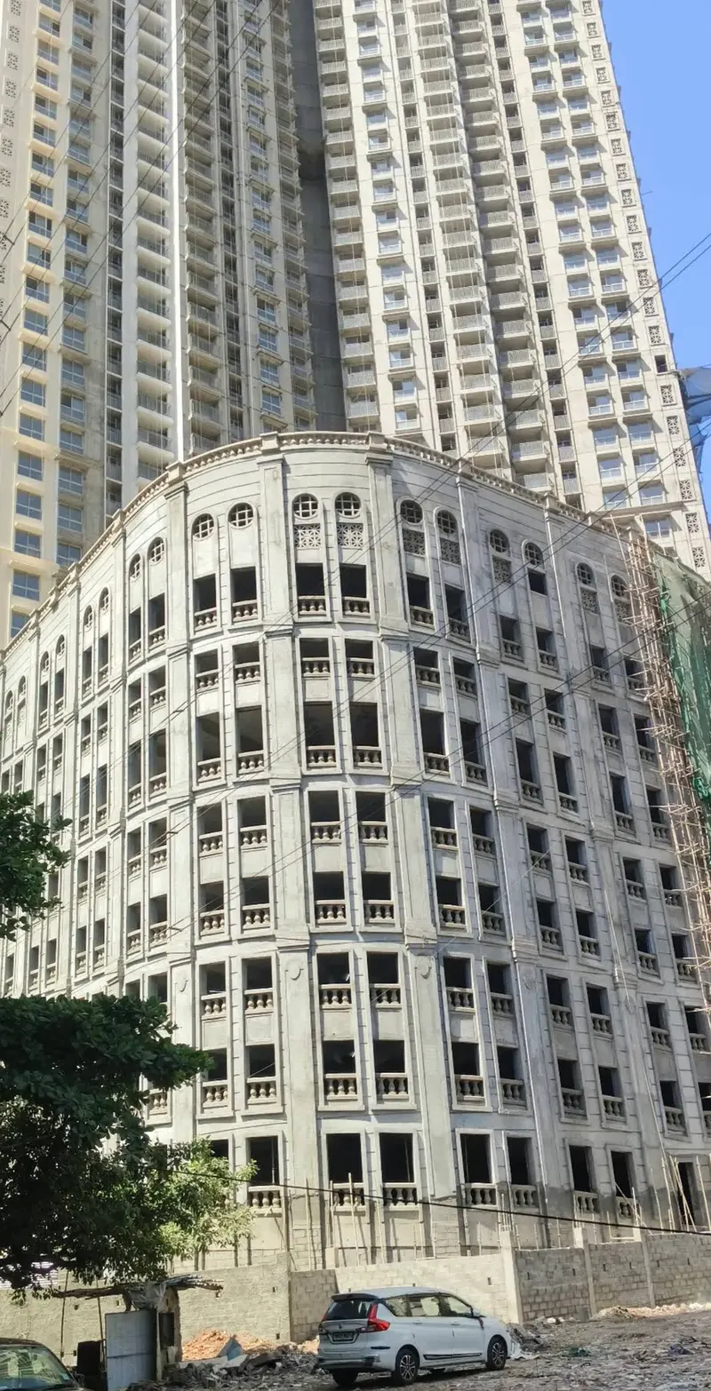 Hiranandani Castalia — Kandivali West (1)