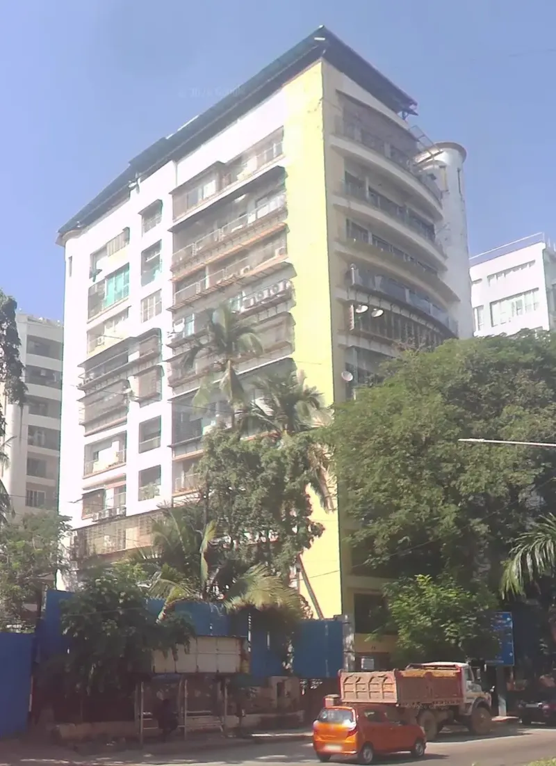 Parijat Apartments — Juhu (1)