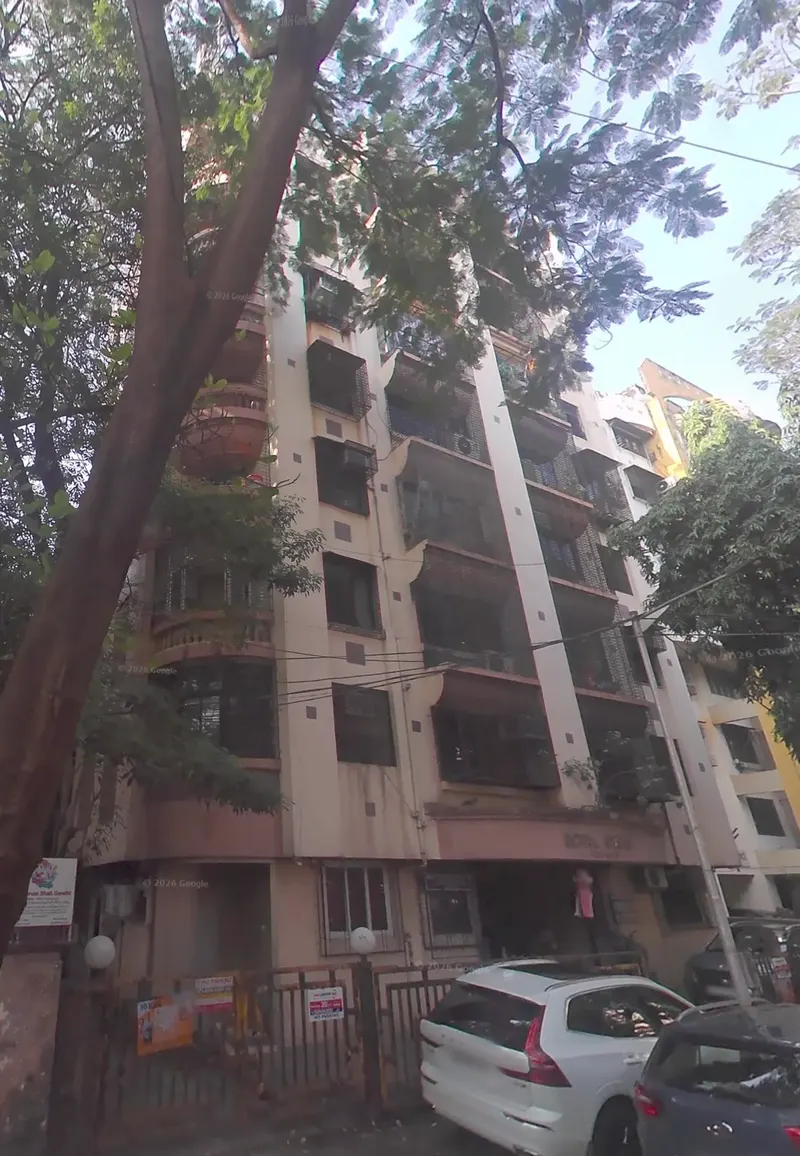 Royal Status — Dadar West (1)