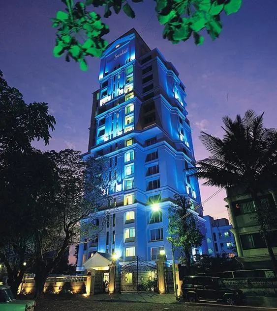 Raheja Sunkist — Bandra West