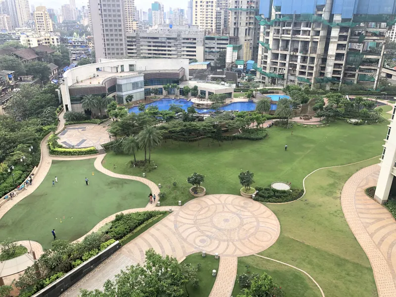 Raheja Vivarea — Mahalaxmi