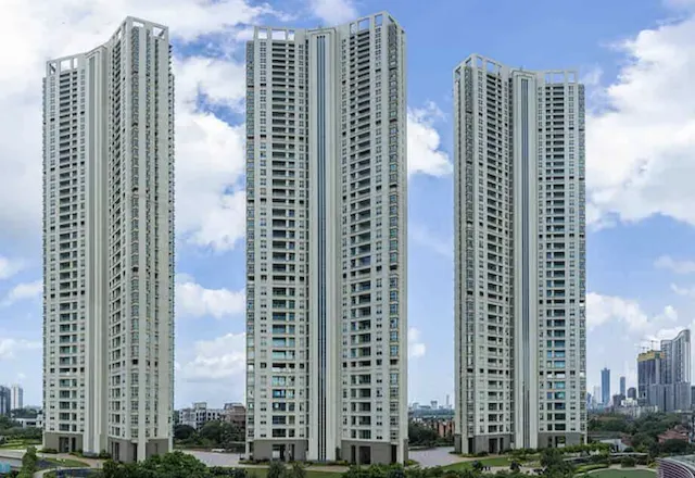 Raheja Vivarea — Mahalaxmi