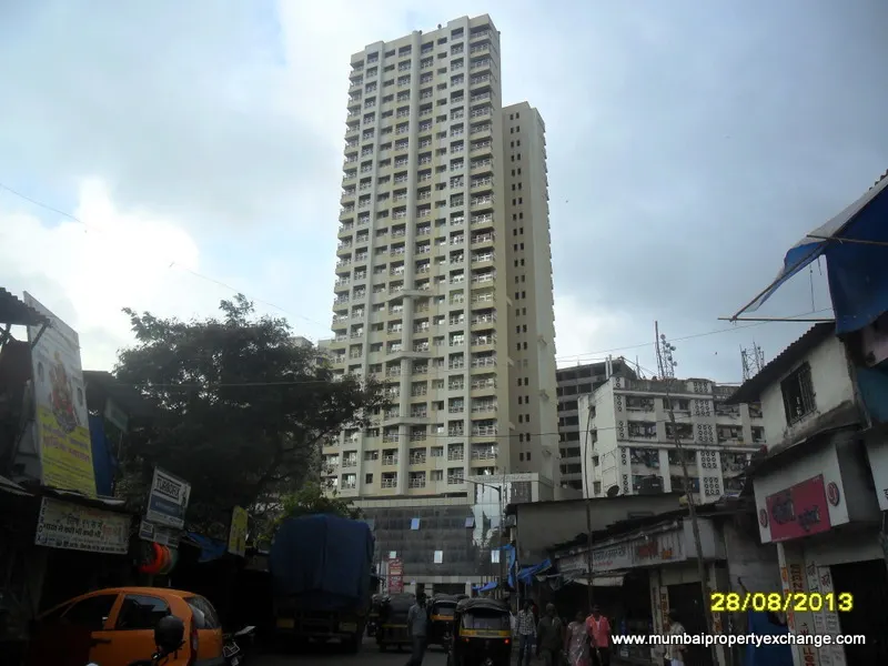 Galaxy Royale — Malad West (1)