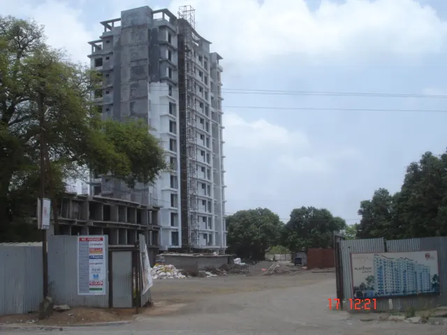 Platinum Lawn — Thane West