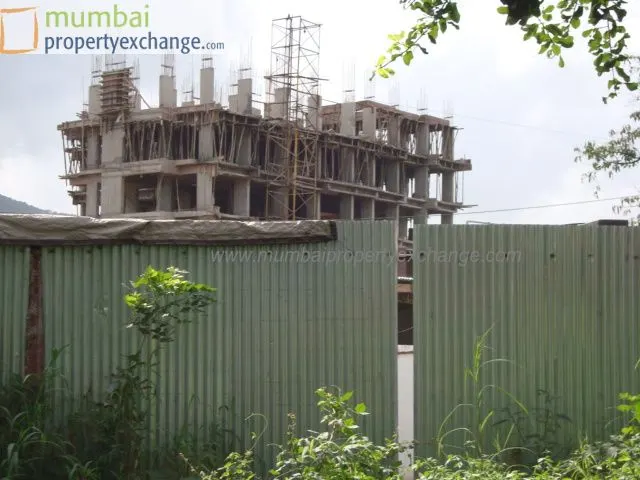 Platinum Lawn — Thane West
