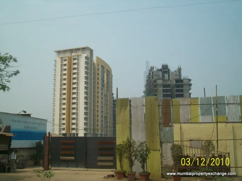 Lodha Aqua — Dahisar East (8)