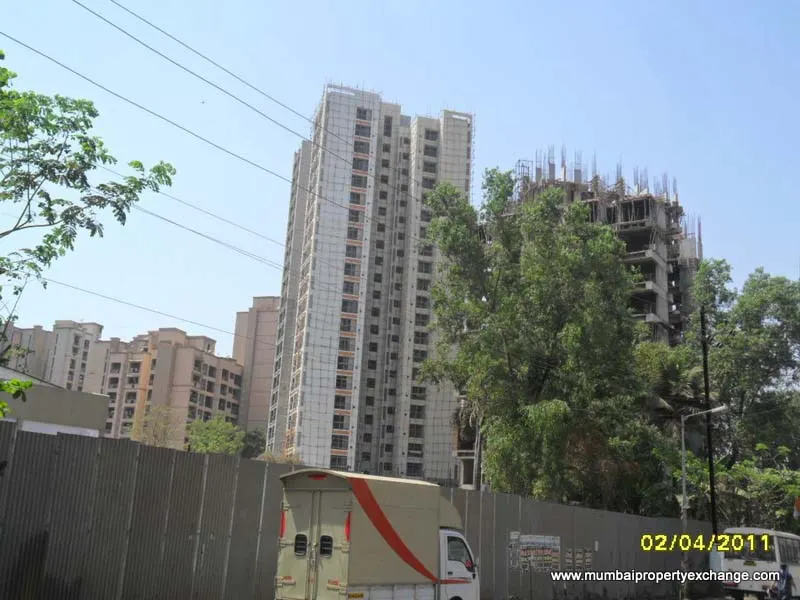 Runwal Pearl — Thane West (6)