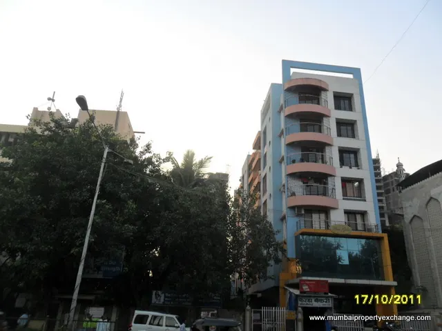 Arch Gold — Kandivali West