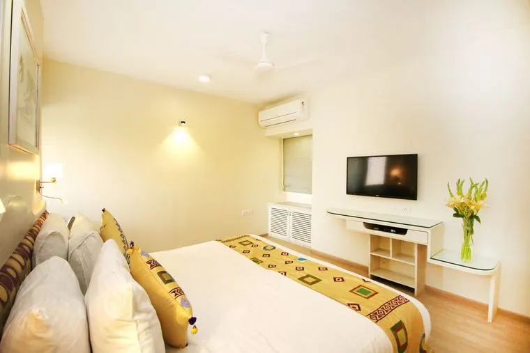 Bajaj Onyx — Bandra West (7)