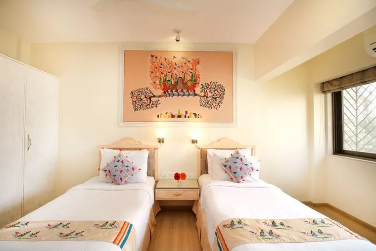Bajaj Onyx — Bandra West (4)