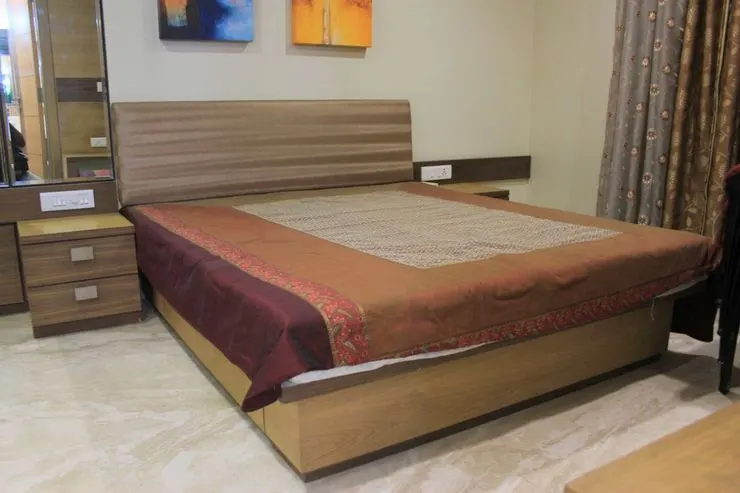 Mayfair Maaya — Khar West