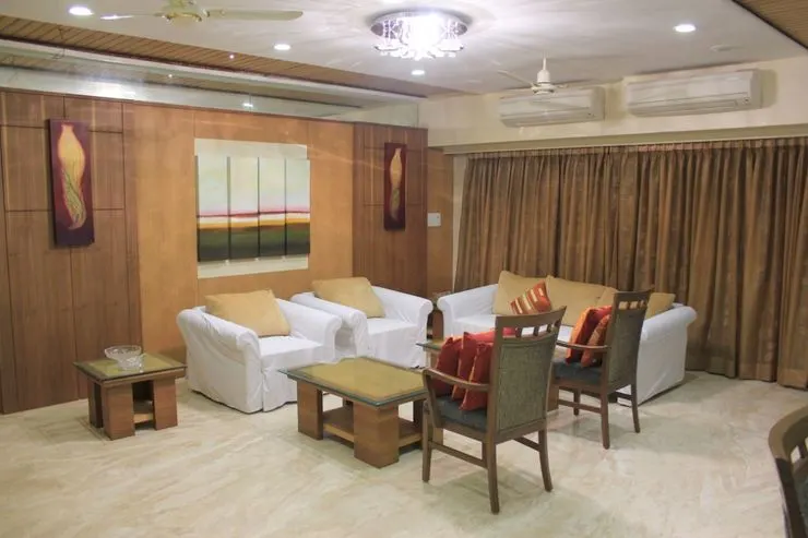 Mayfair Maaya — Khar West