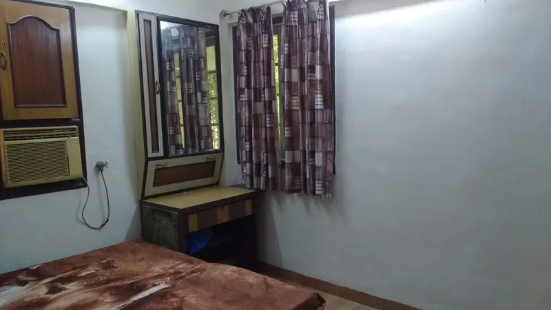 Neela Akash — Khar West (3)