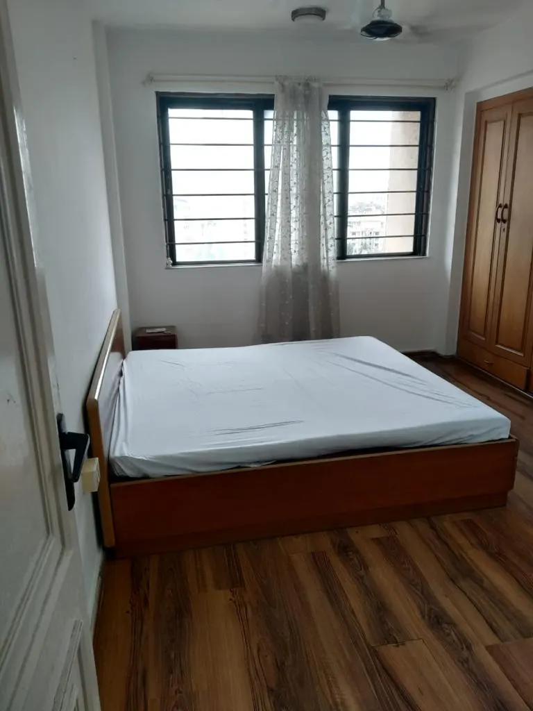 Valencia — Powai (4)