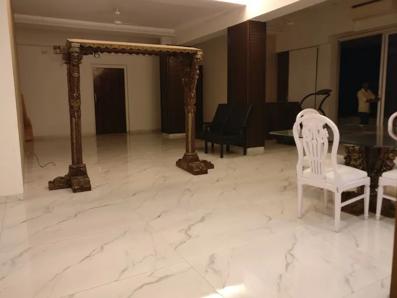 Link Side — Bandra West