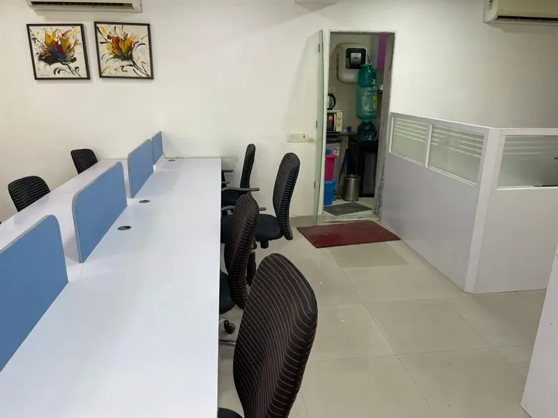 Cosmos Plaza — Andheri West (20)