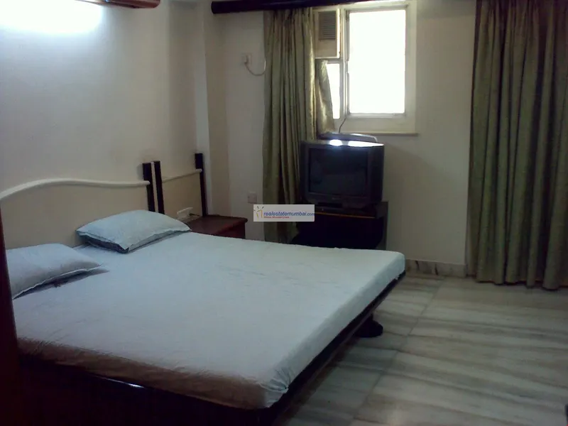 Florencia — Bandra West