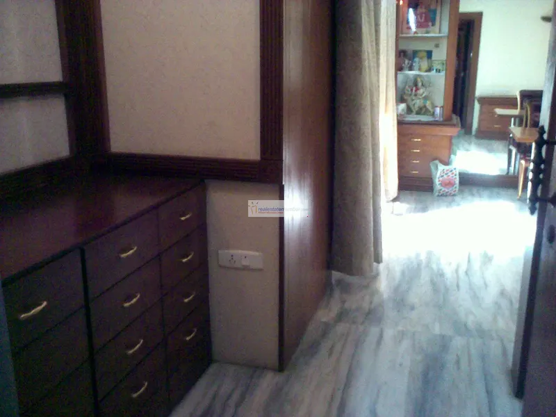 Florencia — Bandra West