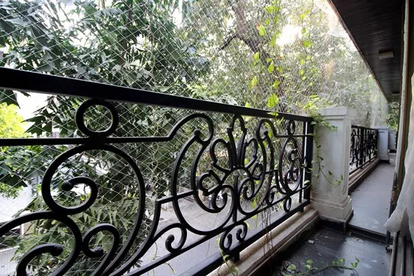 Emporis — Bandra West