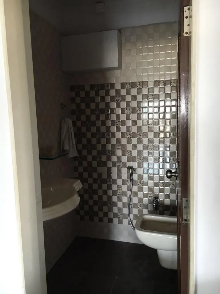 Everest Apartments — Bandra West