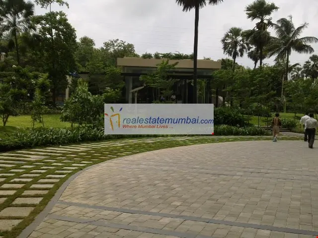 Oberoi Splendor — Andheri East (6)