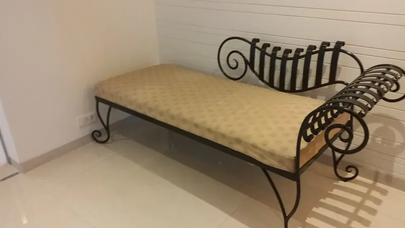 Sura Mansion — Santacruz West