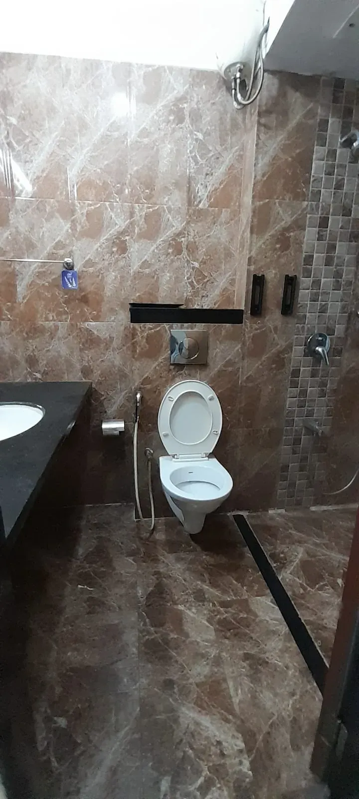 Hubtown Sunstone — Bandra East (4)