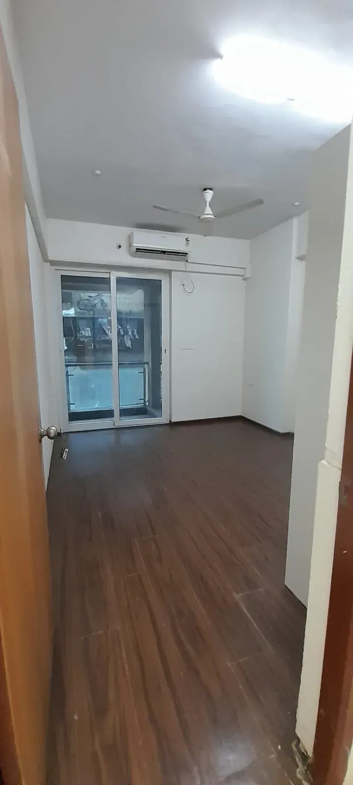 Hubtown Sunstone — Bandra East (7)